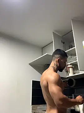 Ezzio Scolaro online show from 10-29-25, 12:24