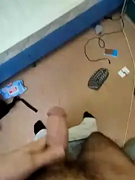 Snapshot of Bigboy_20sm chatting on 10-07-25, 07:00 Bigboy 20sm online show from 10-07-25, 07:00