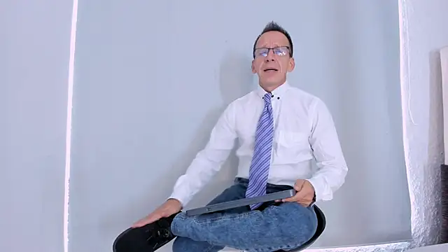  axelking  online show from 11-05-25, 11:43