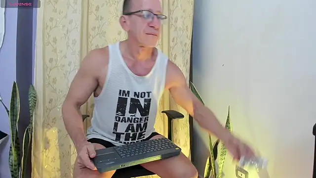  axelking  online show from 05-19-26, 01:33
