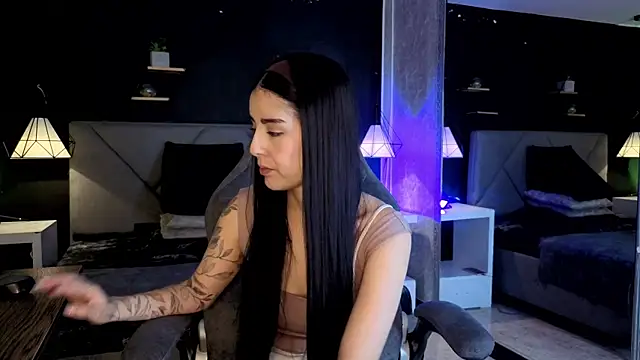 giapearl25 online show from 11-19-25, 01:44