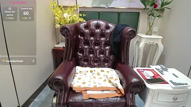 Snapshot of selinajuan chatting on 10-25-25, 12:18 selinajuan online show from 10-25-25, 12:18