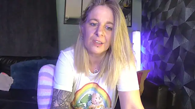 Delichieuse5 online show from 02-19-26, 09:00