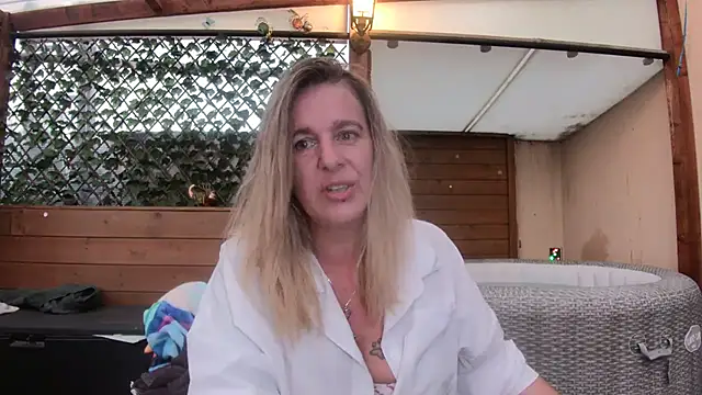 Delichieuse5 online show from 06-24-26, 08:08