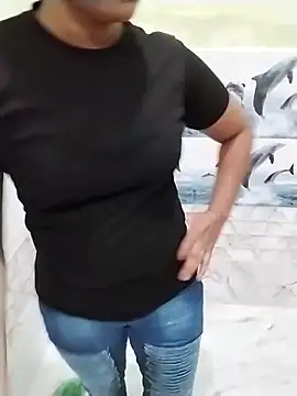 Snapshot of Rita_rani6 chatting on 10-17-25, 06:49 Rita rani6 online show from 10-17-25, 06:49