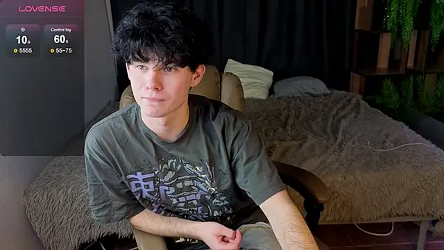 Snapshot of Cute_Mike chatting on 11-03-25, 02:29 Cute Mike online show from 11-03-25, 02:29