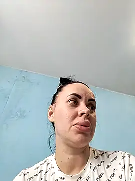 Stefaniyaxq online show from 10-30-25, 12:06