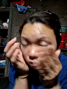 miomio-12 online show from 03-27-26, 03:23