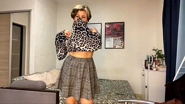 LunaMoonstar online show from 10-19-25, 07:14