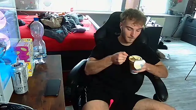 Snapshot of WolkenJunge2006 chatting on 10-07-25, 09:17 WolkenJunge2006 online show from 10-07-25, 09:17