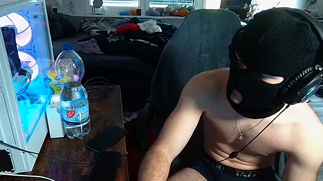 Snapshot of WolkenJunge2006 chatting on 10-24-25, 12:12 WolkenJunge2006 online show from 10-24-25, 12:12