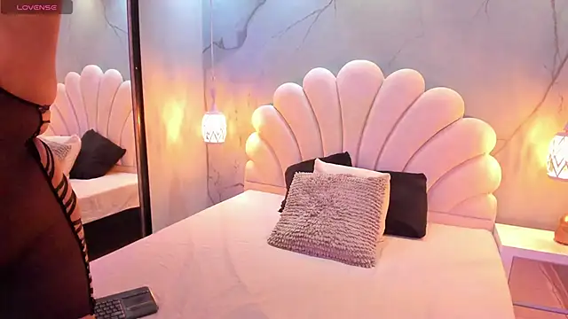 CatalinaCoopper online show from 11-06-25, 04:24