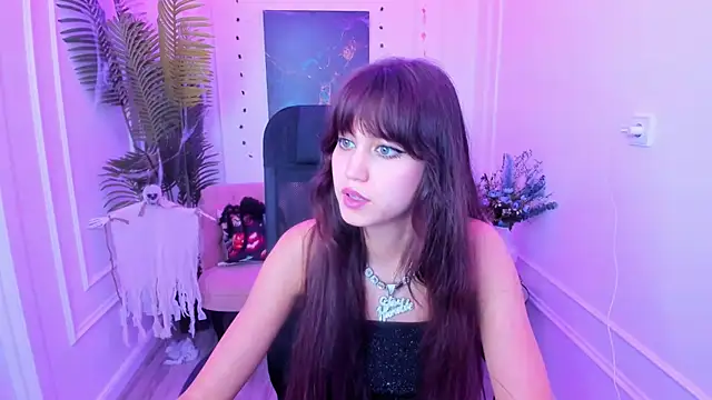 TiffanyYounge online show from 10-27-25, 12:20