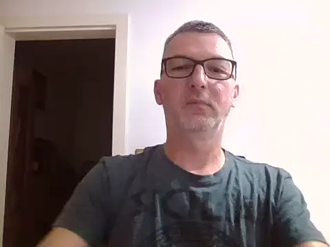 Snapshot of SilkenQuip chatting on 10-08-25, 07:55 SilkenQuip online show from 10-08-25, 07:55