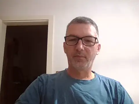 Snapshot of SilkenQuip chatting on 10-18-25, 04:19 SilkenQuip online show from 10-18-25, 04:19