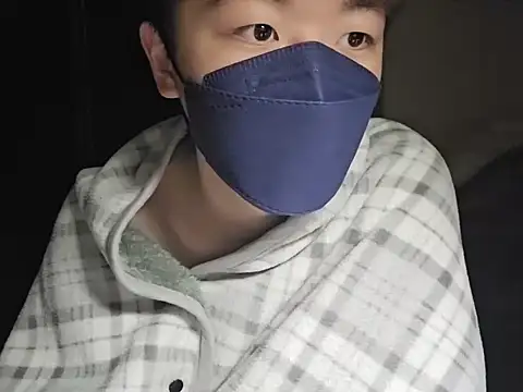 Snapshot of fox165 chatting on 12-21-25, 04:14 fox165 online show from 12-21-25, 04:14