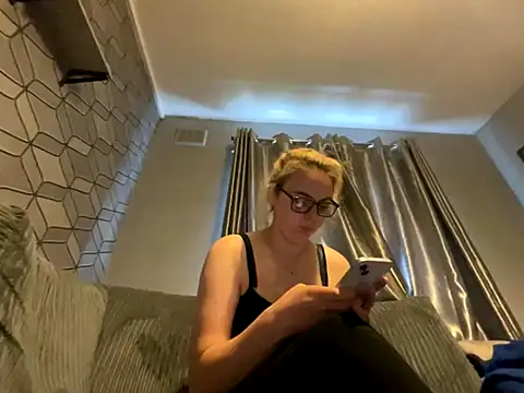 Snapshot of TabbyLovexox chatting on 10-14-25, 01:23 TabbyLovexox online show from 10-14-25, 01:23