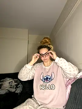 Snapshot of TabbyLovexox chatting on 11-06-25, 07:20 TabbyLovexox online show from 11-06-25, 07:20