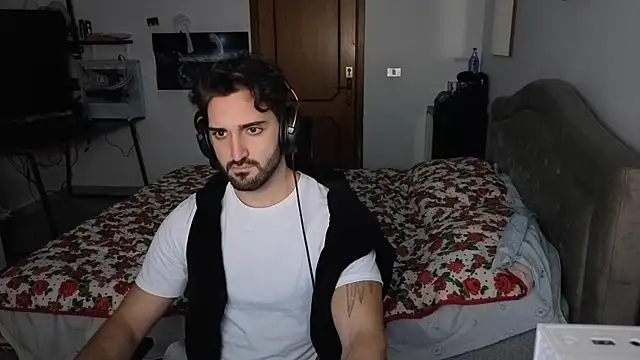 Al3xox02 online show from 01-12-26, 12:49