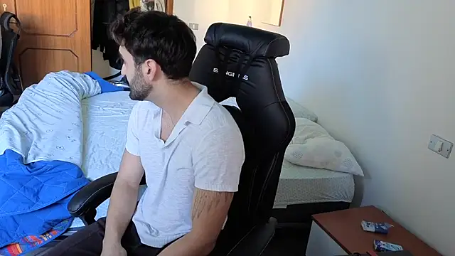 Al3xox02 online show from 04-04-26, 12:35