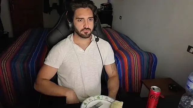 Al3xox02 online show from 04-21-26, 06:23