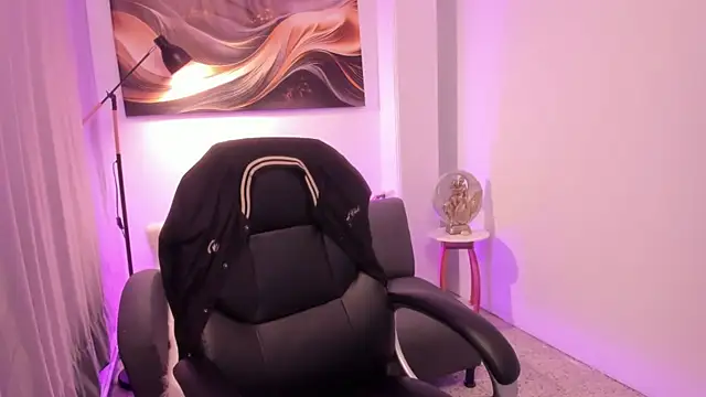 Leoo Miller online show from 11-07-25, 04:34