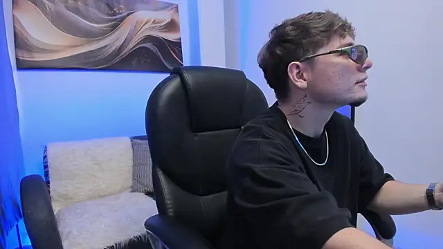 Leoo Miller online show from 03-11-26, 04:07