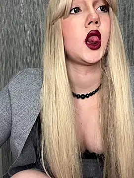 Snapshot of Darling_Bri_ chatting on 11-09-25, 04:16 Darling Bri online show from 11-09-25, 04:16