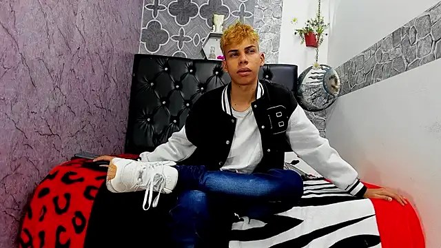 Snapshot of sexyboys_cutex18 chatting on 03-28-26, 07:24 sexyboys cutex18 online show from 03-28-26, 07:24