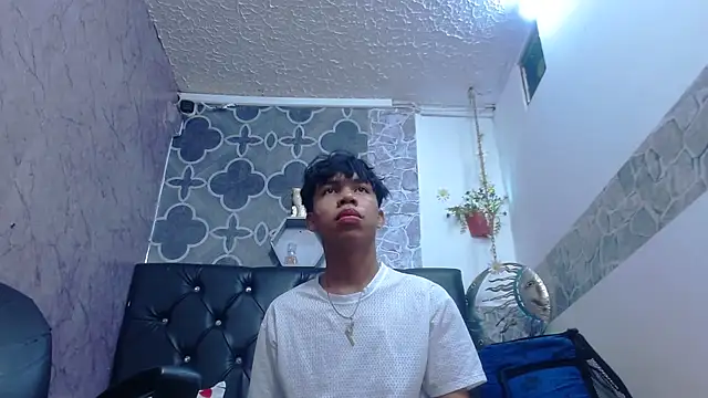 Snapshot of sexyboys_cutex18 chatting on 04-18-26, 10:43 sexyboys cutex18 online show from 04-18-26, 10:43