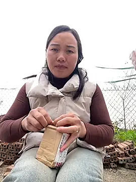 Snapshot of Pii_x chatting on 12-04-25, 06:44 Pii x online show from 12-04-25, 06:44