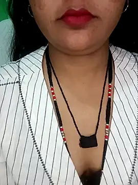 Snapshot of Rashmi_011 chatting on 12-16-25, 11:32 Rashmi 011 online show from 12-16-25, 11:32