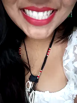 Snapshot of Rashmi_011 chatting on 12-19-25, 06:31 Rashmi 011 online show from 12-19-25, 06:31