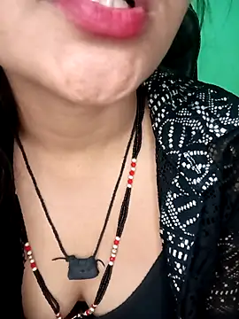 Snapshot of Rashmi_011 chatting on 01-15-26, 01:05 Rashmi 011 online show from 01-15-26, 01:05