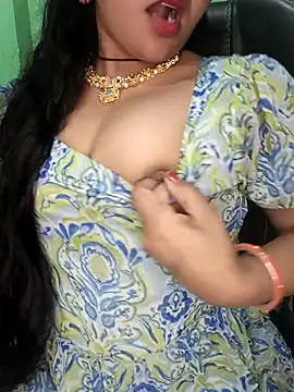 Snapshot of Rashmi_011 chatting on 02-01-26, 12:04 Rashmi 011 online show from 02-01-26, 12:04