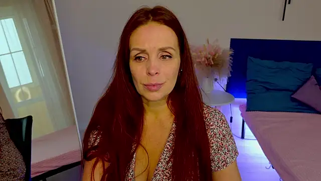 Snapshot of Alexis_Lovely chatting on 10-21-25, 05:19 Alexis Lovely online show from 10-21-25, 05:19