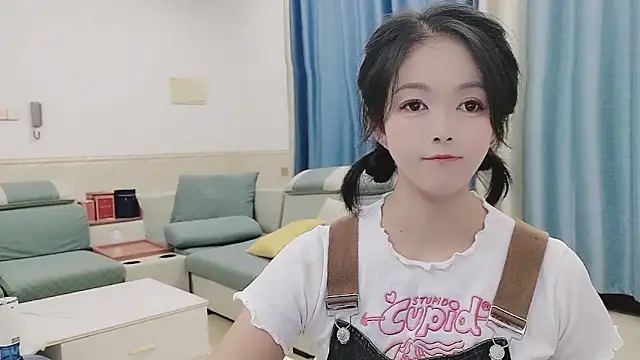 Q Yumi online show from 10-15-25, 09:31