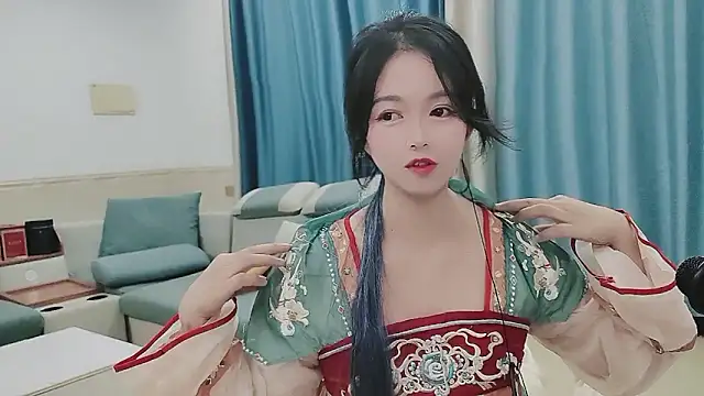 Q Yumi online show from 10-19-25, 12:06