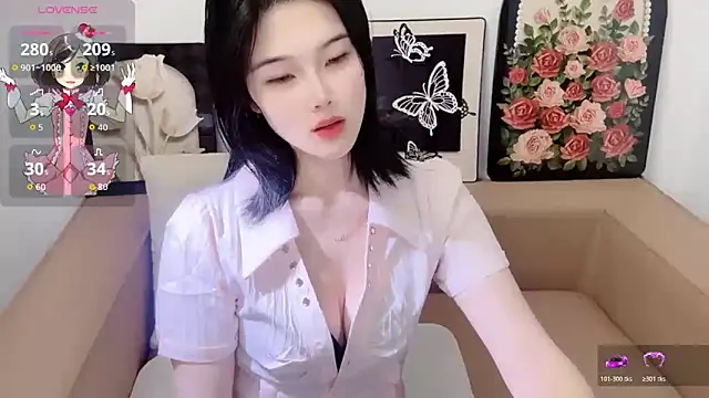 Snapshot of T-TeaR chatting on 04-30-26, 02:29 T-TeaR online show from 04-30-26, 02:29