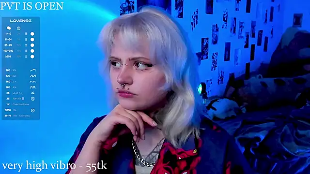 Snapshot of bixxxiz chatting on 01-09-26, 02:20 bixxxiz online show from 01-09-26, 02:20