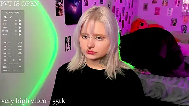 Snapshot of bixxxiz chatting on 01-12-26, 02:44 bixxxiz online show from 01-12-26, 02:44