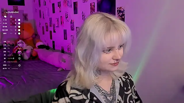 Snapshot of bixxxiz chatting on 01-15-26, 11:37 bixxxiz online show from 01-15-26, 11:37