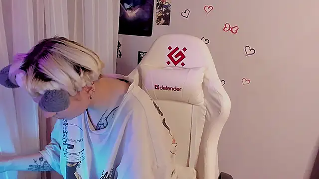 Snapshot of bixxxiz chatting on 03-01-26, 05:31 bixxxiz online show from 03-01-26, 05:31