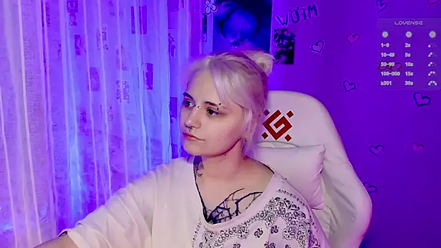 Snapshot of bixxxiz chatting on 03-10-26, 06:29 bixxxiz online show from 03-10-26, 06:29