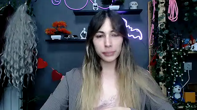 Snapshot of Walleriana chatting on 10-18-25, 09:15 Walleriana online show from 10-18-25, 09:15