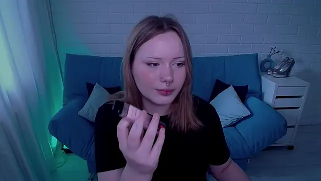 AuroraMour online show from 10-14-25, 09:21