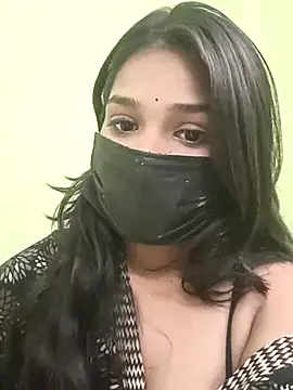 Snapshot of Beautiful_Eye chatting on 12-14-25, 06:23 Beautiful Eye online show from 12-14-25, 06:23