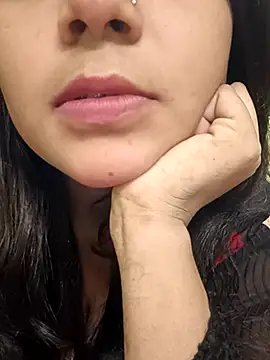 Snapshot of Beautiful_Eye chatting on 12-16-25, 06:02 Beautiful Eye online show from 12-16-25, 06:02