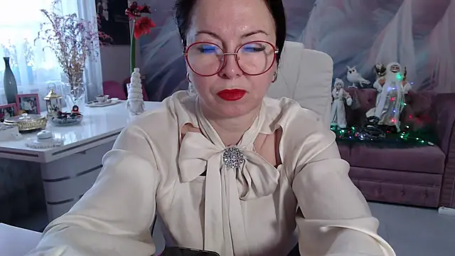 Snapshot of Arisa5000 chatting on 12-31-24, 08:48 Arisa5000 online show from 12-31-24, 08:48