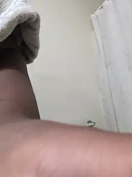 Snapshot of only_liyah chatting on 10-29-25, 06:37 only liyah online show from 10-29-25, 06:37